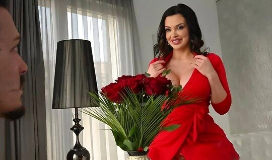 Суперзвезда Алетта Оушен любит цветы, но больше секс!