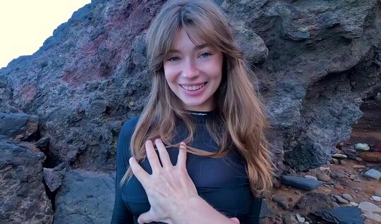 Для красивой девушки Анна Ральфс секс на природе в горах только на пользу...