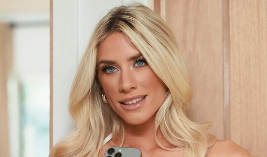 Если папик хочет секса, девке быстро быть на месте!