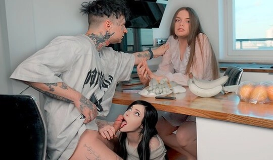 Иметь девушку хорошо, плохо, если она занимается сексом с твоим другом втихаря...