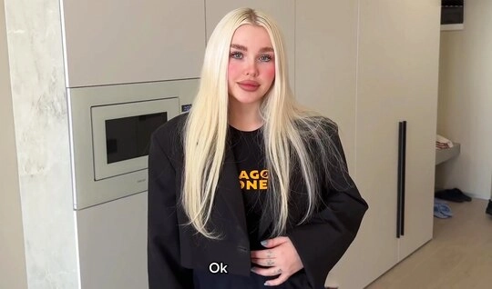 Грудастая мамаша моей девушки уломала меня на секс и кремпай...