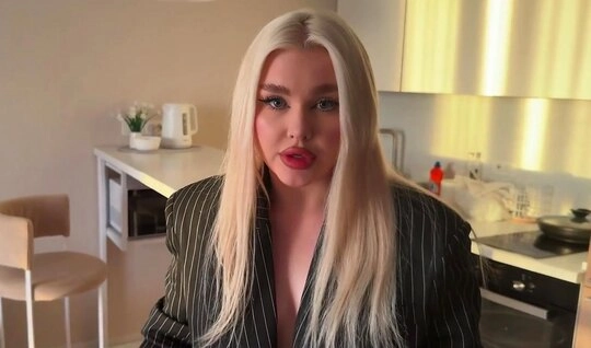 Домашний анал с жопастой Блондессой по вашим просьбам и по ее желанию