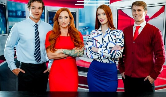 Срочные новости! Пасынки трахнули своих мамаш-телеведущих!