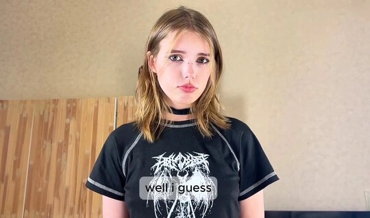 У альтушки денег нет - вот и делает минет!...